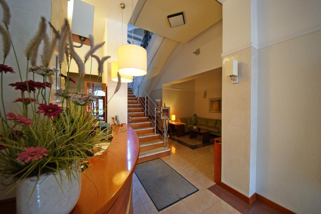 Hotel Staromiejski Słupsk Buitenkant foto