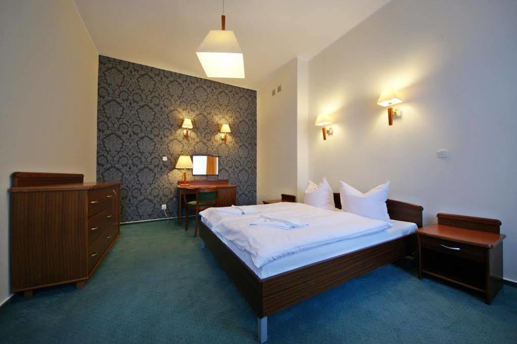 Hotel Staromiejski Słupsk Buitenkant foto